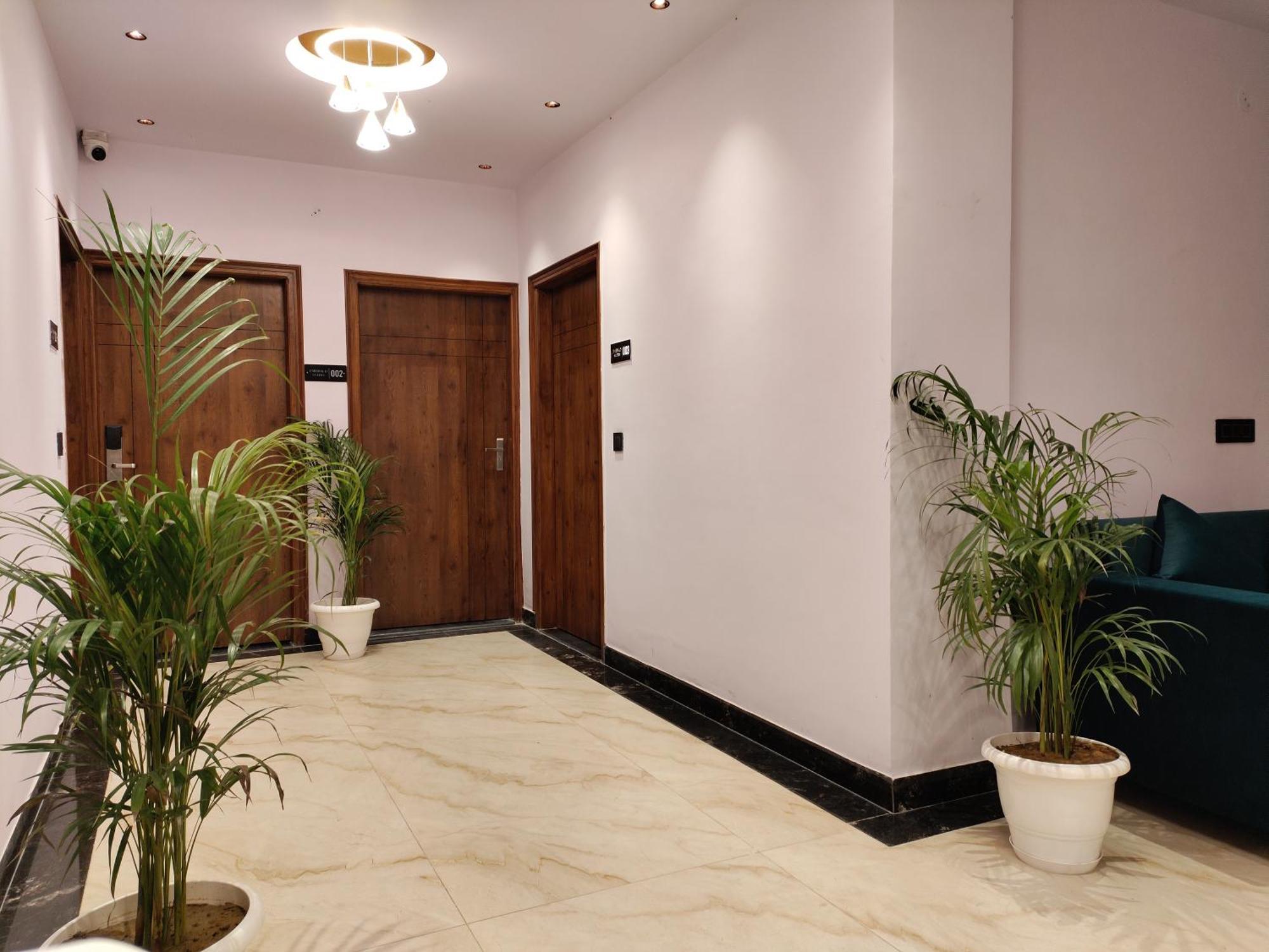 Emerald Suites Greater Noida Ngoại thất bức ảnh