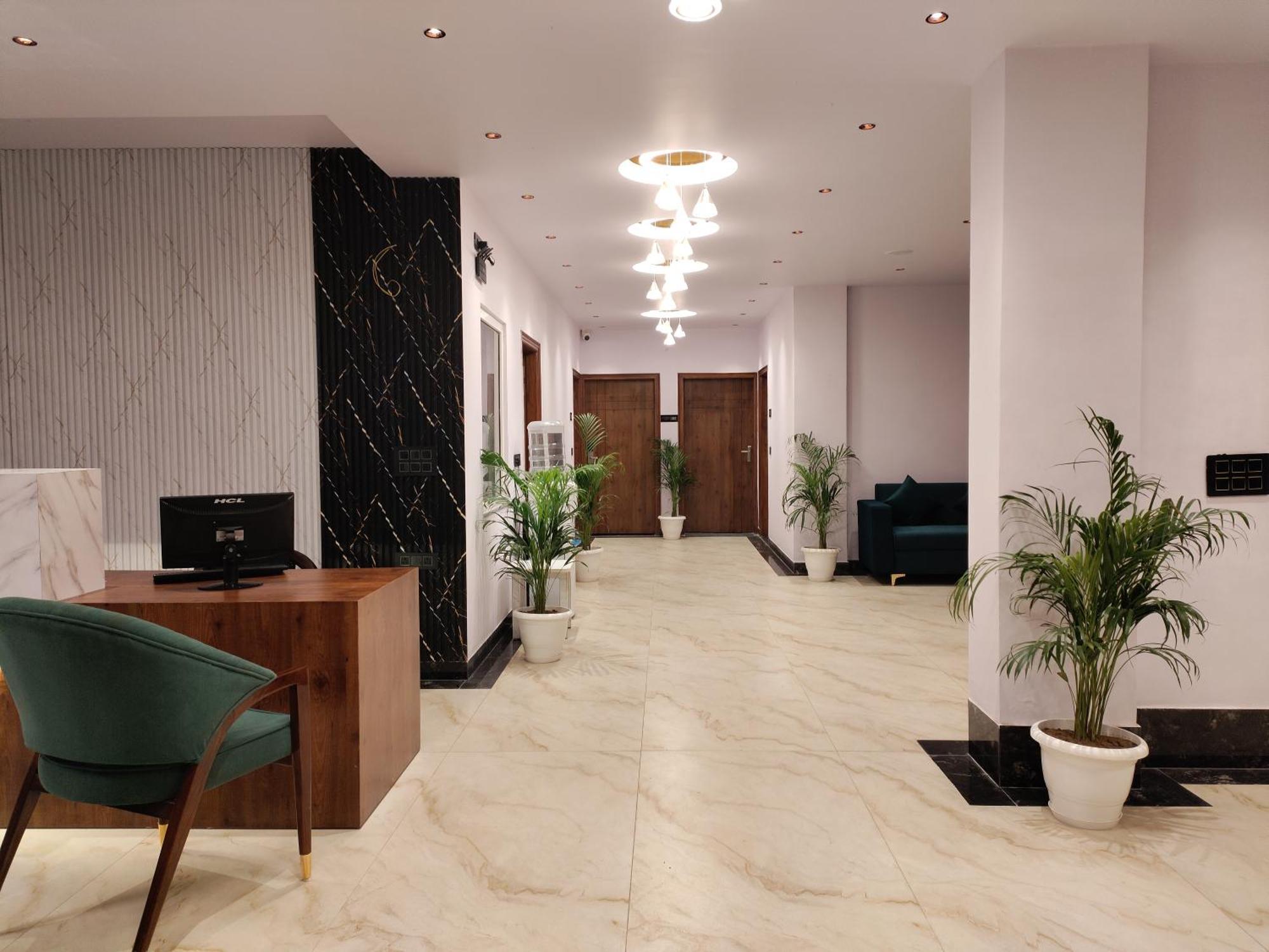 Emerald Suites Greater Noida Ngoại thất bức ảnh