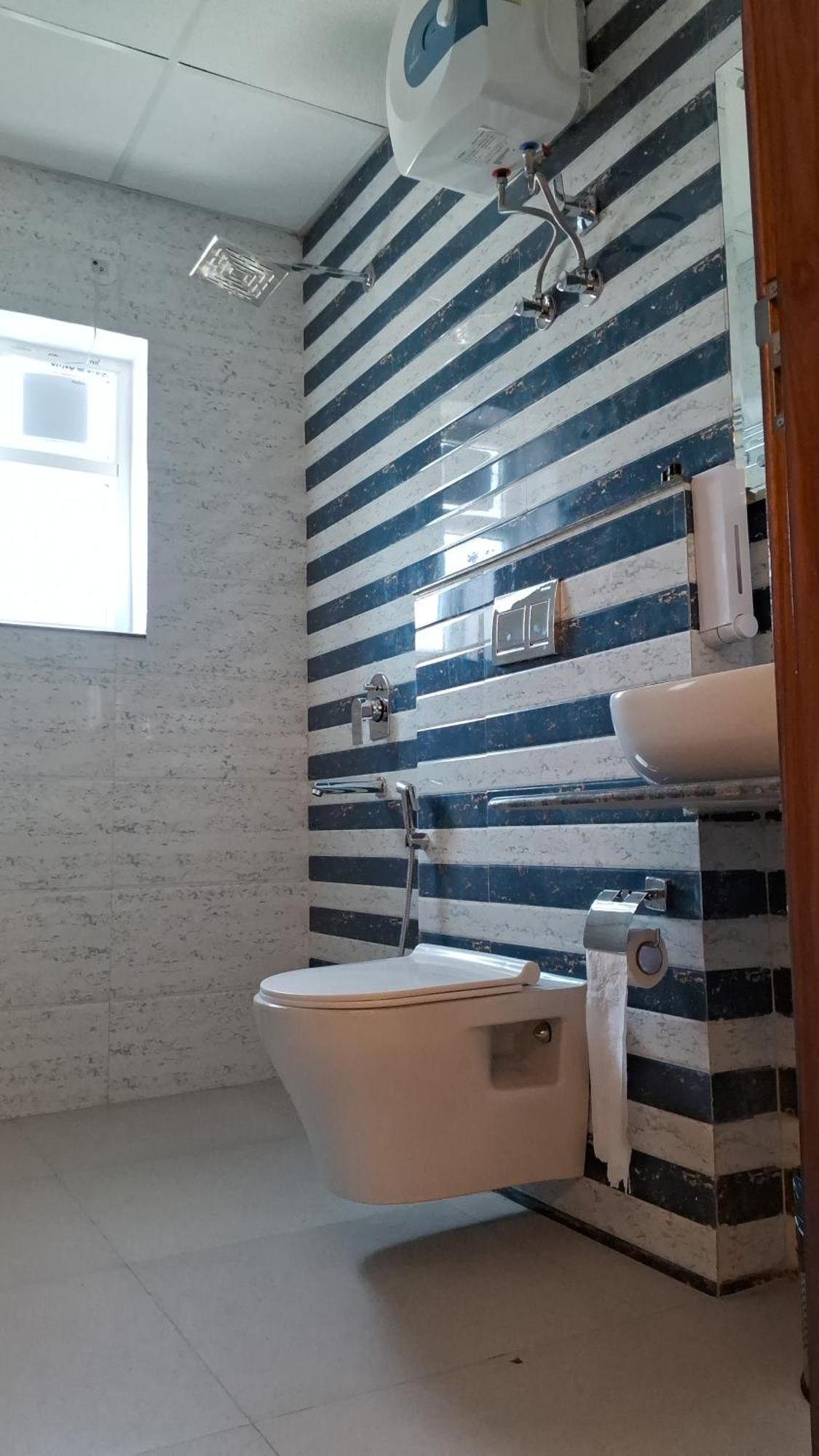 Emerald Suites Greater Noida Phòng bức ảnh