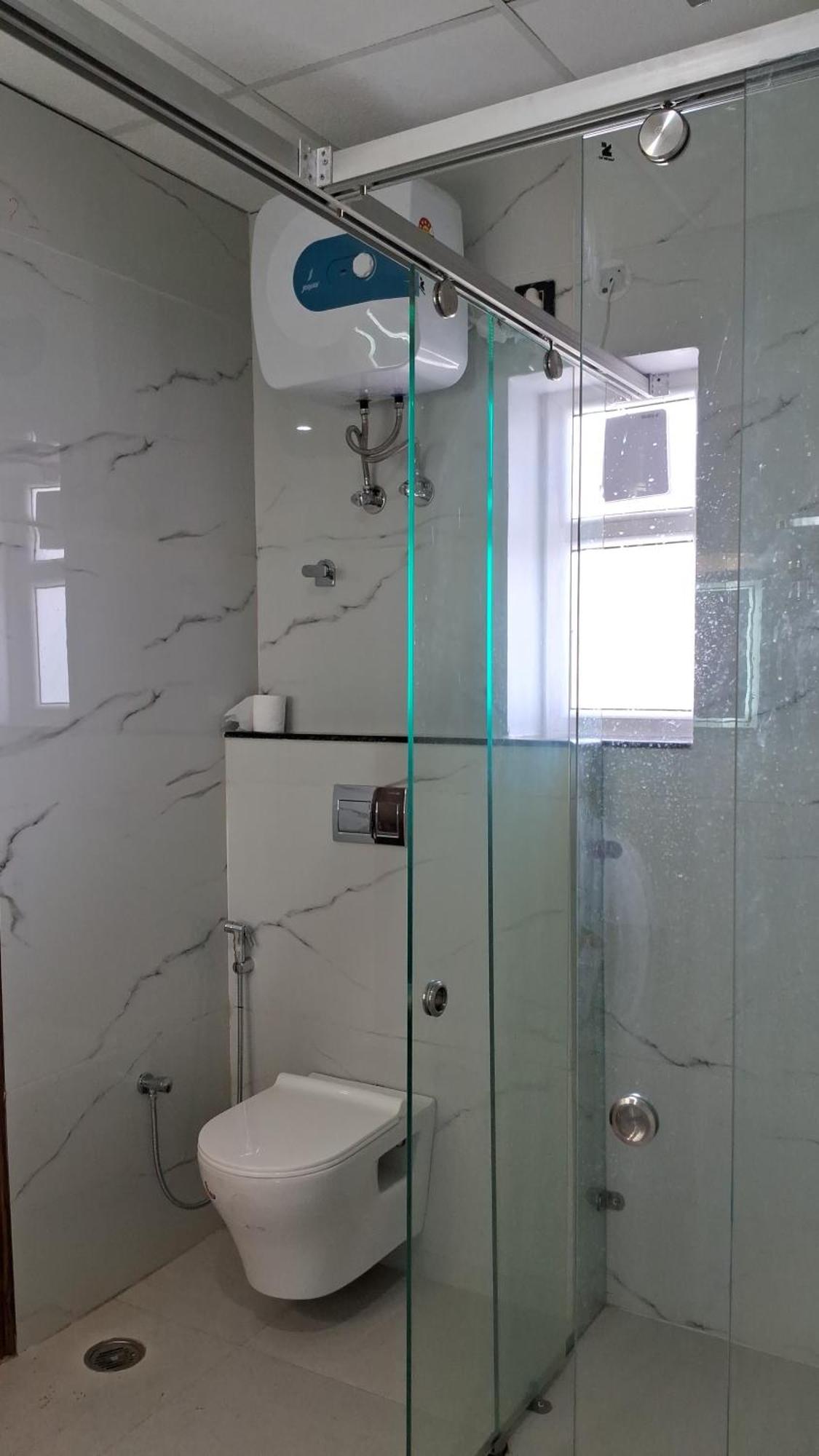 Emerald Suites Greater Noida Phòng bức ảnh