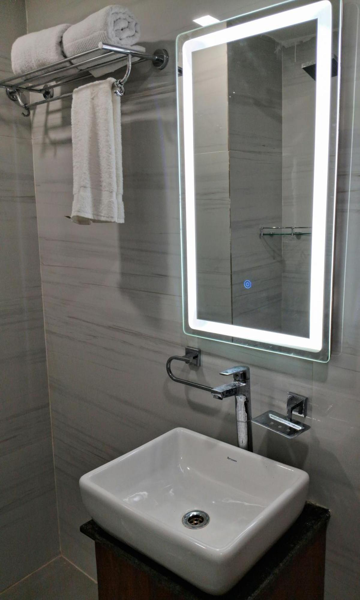Emerald Suites Greater Noida Phòng bức ảnh
