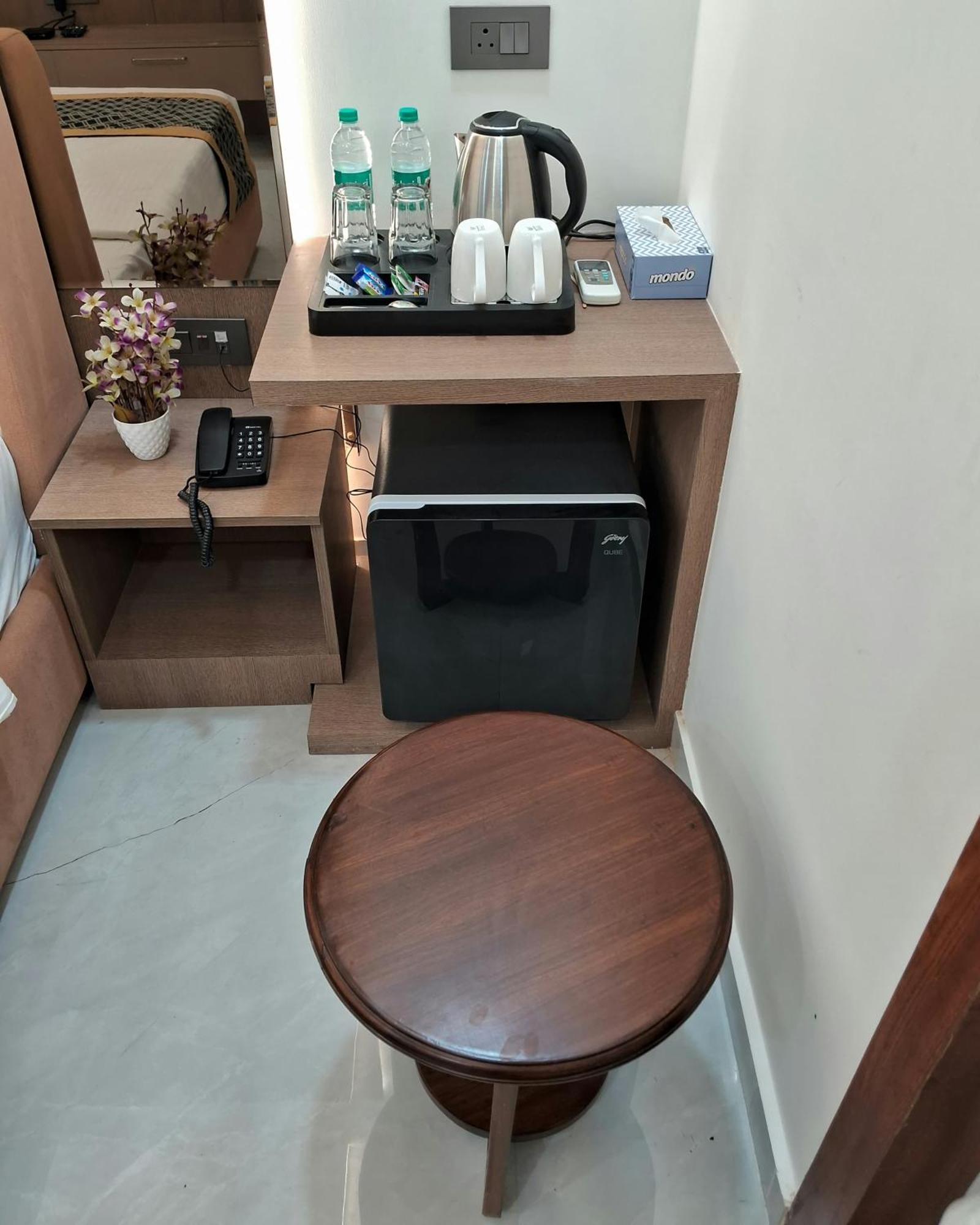 Emerald Suites Greater Noida Ngoại thất bức ảnh