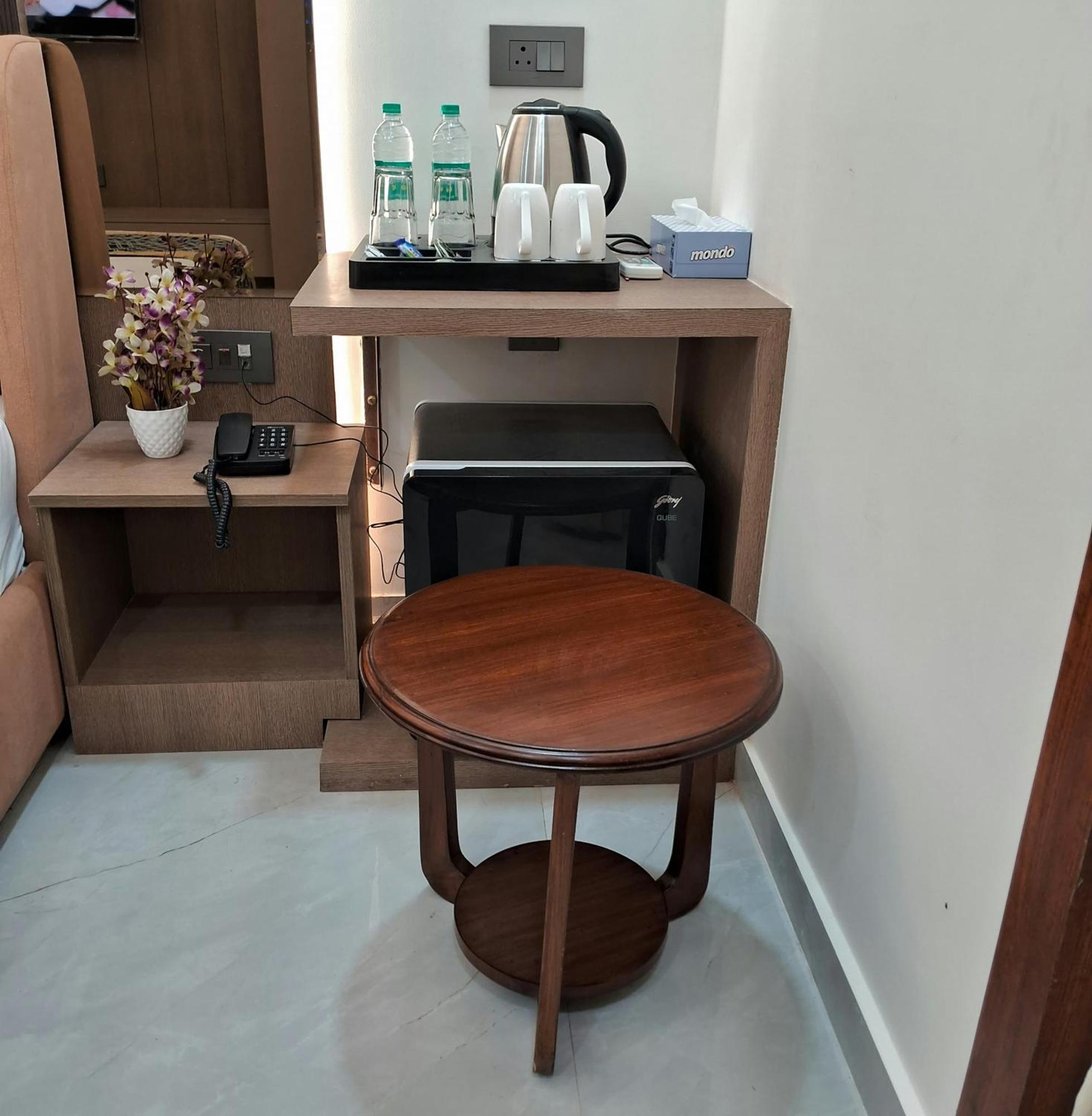 Emerald Suites Greater Noida Ngoại thất bức ảnh
